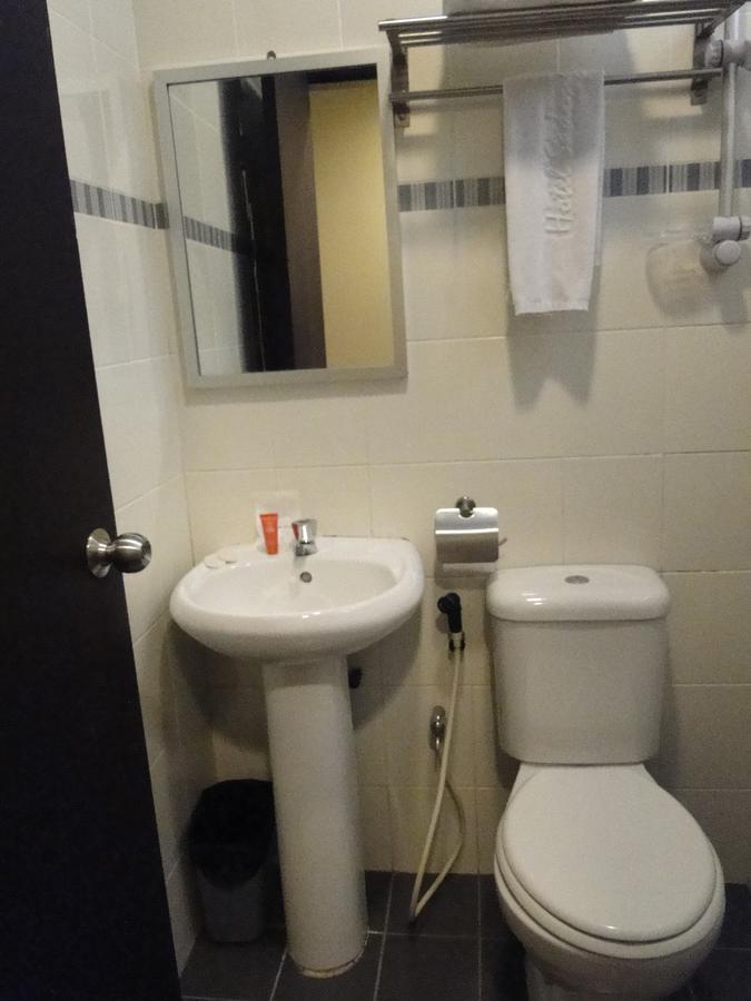 Hotel Sadong88 Kota Kinabalu Ngoại thất bức ảnh