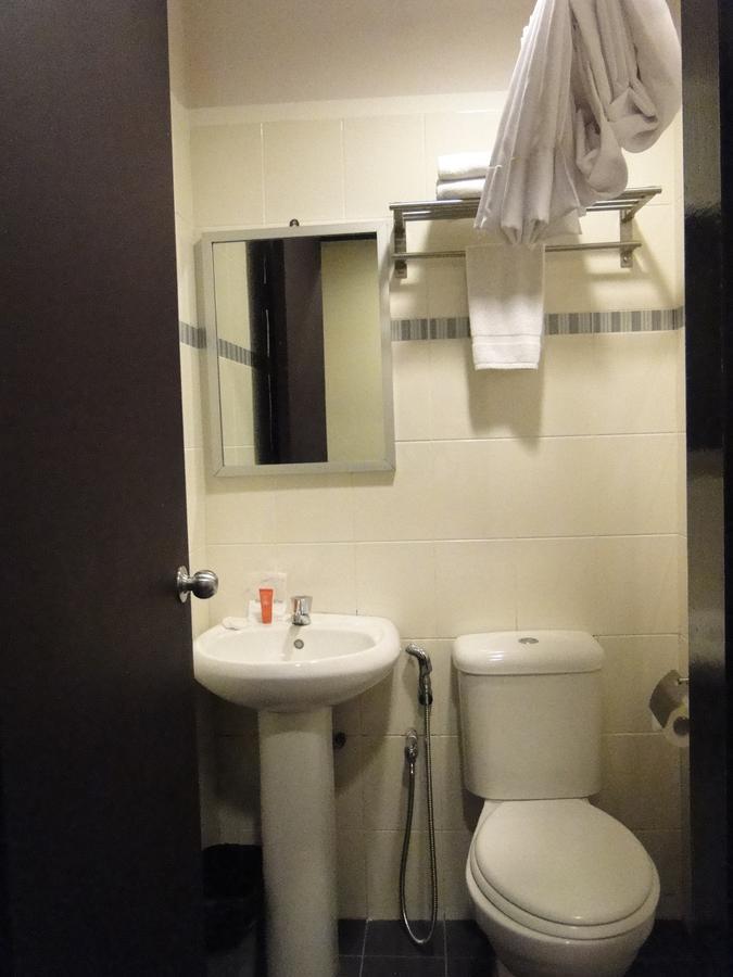 Hotel Sadong88 Kota Kinabalu Ngoại thất bức ảnh