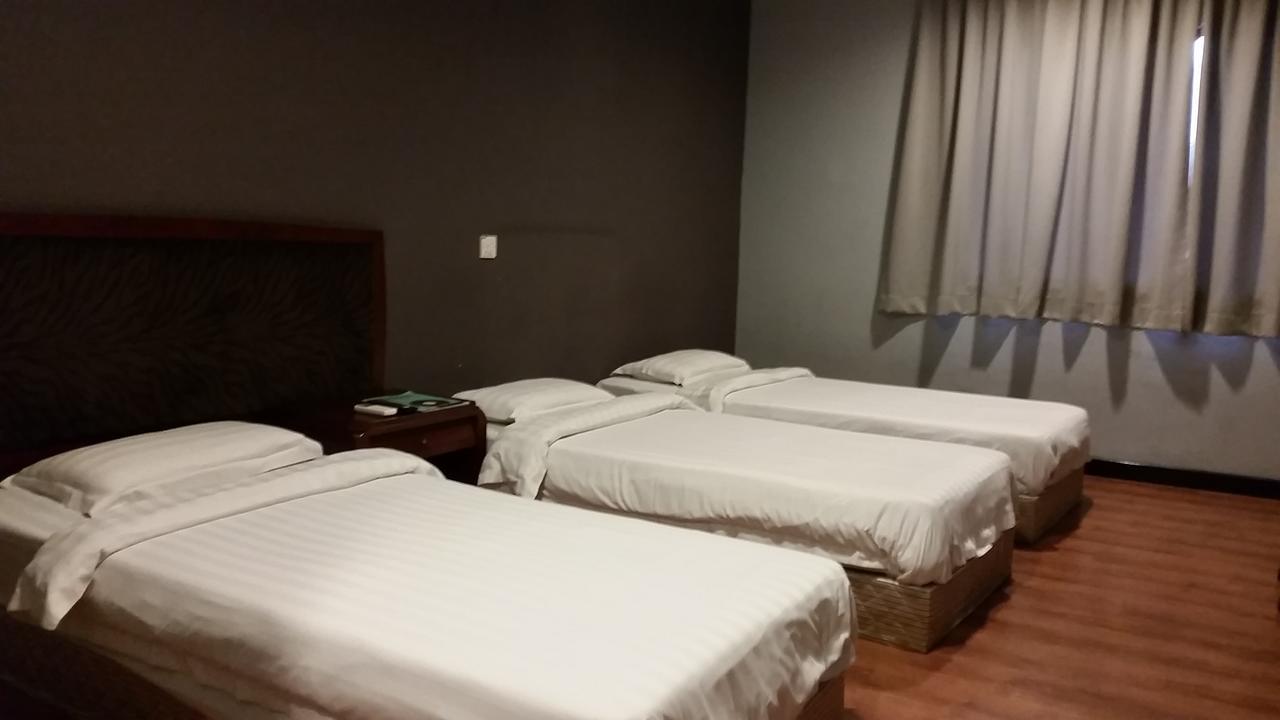 Hotel Sadong88 Kota Kinabalu Ngoại thất bức ảnh